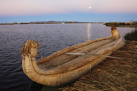 Reed boat, Lake Titicaca, Puno, Peru, South America