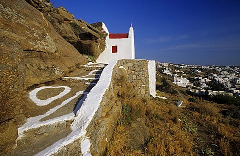 Small chapel in front of Mykonos city, Mykonos, Greece, Europe