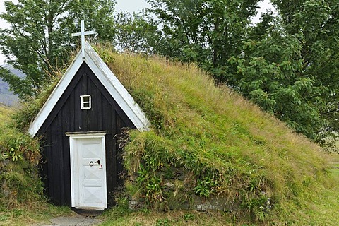 Hof Nupsstadur, turf church, smallest turf church in Iceland, built in the 17. century, South Coast, Iceland, Europe