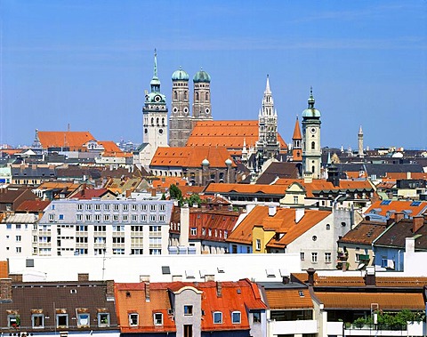 Central Munich with Peterskirche, Frauenkirche, Cathedral, City Hall and Heilig Geistkirche, Munich, Bavaria, Germany, Europe