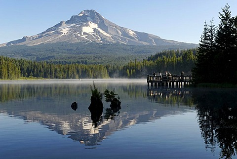 Trillium Lake and anglers, Mount Hood Volcano, Cascade Range, Oregon, USA