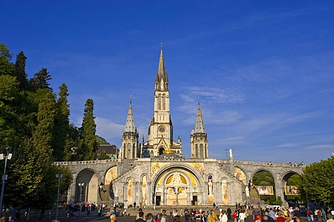 Rosary Basilica and the Basilica of the Immaculate Conception, Lourdes, Pyrenees-Midi, France, Europe