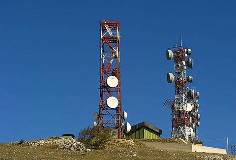 Radio antennas and mobile telephone transmitters, Monte Calvo, Abruzzo, Abruzzi, Italy, Europe