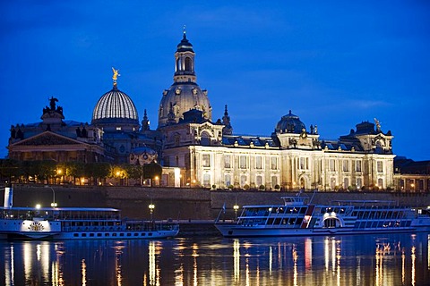 Zitronenpresse, lemon squeeze, Frauenkirche Church, Bruehlsche Terrasse, Bruehl's Terrace with Elbpromenade at dusk, Dresden, Saxony, Germany, Europe