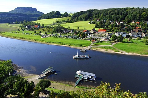 Ferry link between districts Niederrathen and Oberrathen on the Elbe river, Climatic Spa Resort Rathen, National Park Saxon Switzerland, Saxony, Germany, Europe