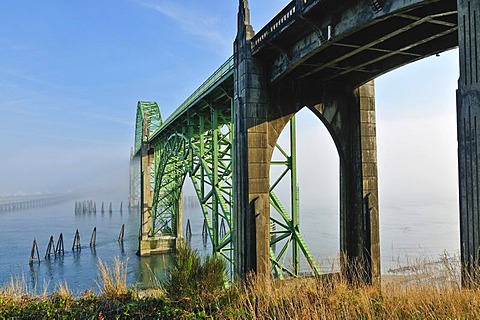 Old steel bridge, Yaquina Bay Bridge, tourist attraction, Newport, Lincoln County, Oregon coast, USA, North America