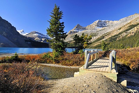 Rocky Mountains, wooden bridge on Bow Lake, in the distance, Bow Glacier, Banff National Park, Alberta, Canada, North America