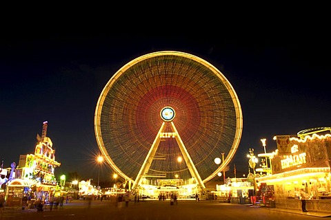 Ferris wheel at the Cannstatter Volksfest Fair, night shot, in Stuttgart, Baden-Wuerttemberg, Germany, Europe