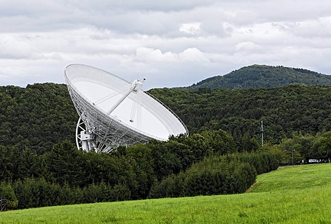 Radio telescope, Max-Planck-Institute for radio astronomy, Bad Muenstereifel-Effelsberg, Eifel, North Rhine-Westphalia, Germany, Europe