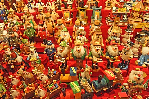 Display of nutcrackers, Christmas market, Nuremberg, Bavaria, Germany