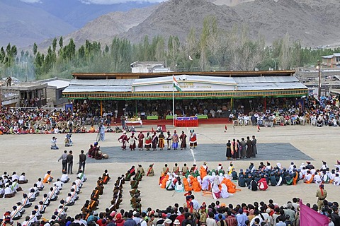 Polo field in Leh, traditional Ladahki dancers for Indian Independence Day, Leh, Ladakh, North India, Himalayas, Asia