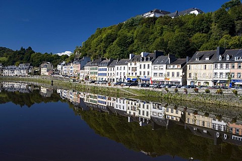 Small town of Chateaulin on the Aulne River, southern Finistere, Brittany, France, Europe