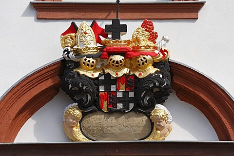 Coat of arms of Adalbert von Schleifras over the entrance to the palace, Geisa, Rhoen, Thuringia, Germany, Europe