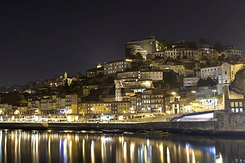 The historic centre of Porto with the Ribeira Quay, Rio Duoro River, Porto, UNESCO World Cultural Heritage Site, Portugal, Europe