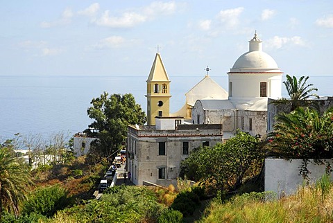 Church with a view to the sea in the white village on Stromboli Island, Aeolian or Lipari Islands, Tyrrhenian Sea, Sicily, South Italy, Italy, Europe