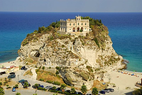 Santa Maria dell'Isola pilgrimage church on a rock at the water, steep coast, Tropea, Vibo Valentia, Calabria, Tyrrhenian Sea, South Italy, Europe