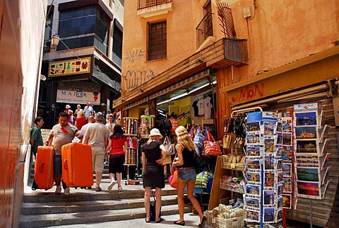 Souvenir shops on the stairway between Placa, Plaza Weyler and Placa Major, Forn del Raco, historic city centre, Ciutat Antiga, Palma de Mallorca, Mallorca, Balearic Islands, Spain, Europe