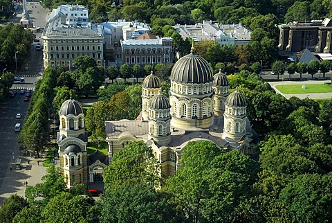 Russian Orthodox Cathedral, Kristus Piedzimsanas pareizticigo Katedrale, Orthodox Church of Christ's Birth, in the Esplanade park, Riga, Latvia, Baltic states, Northeastern Europe