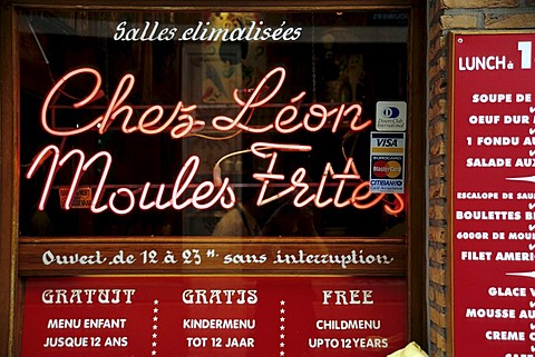 Chez Leon, Moules Frites, illuminated writing in a restaurant window, Rue des Bouchers, Ilot Sacre, Brussels, Belgum, Benelux, Europe