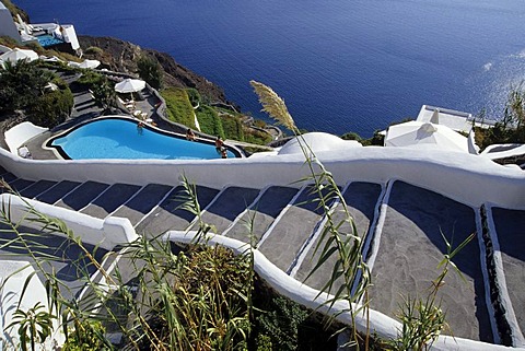 Staircase to the pool at the crater rib of the volcano between Finikia and Oia in the northern part of the island, view of the caldera, Island of Santorini, Thera or Thira, Cyclades, the Aegean, Mediterranean Sea, Greece, Europe