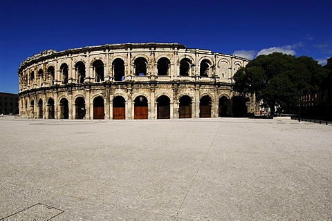 Arena, the Nimes Antique Theater, Provence, France, Europe