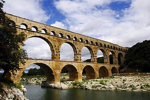 Aqueduct, Pont du Gard, Provence, France, Europe