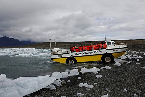 Amphibious vehicle between icebergs, glacier, Joekulsarlon, Iceland, Europe