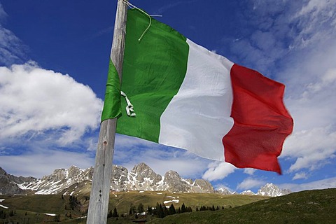 Italian flag at Groedner Joch, Dolomite Alps, South Tyrol, Italy, Europe