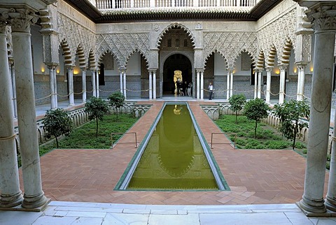 Patio de Monteria, inner courtyard, Alcazar, medieval royal palace, Sevilla, Andalusia, Spain, Europe