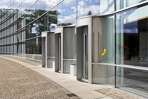 Glass facade, entrance, Neues Museum, New Museum, state museum for art and design, historic city centre, Nuremberg, Middle Franconia, Bavaria, Germany, Europe