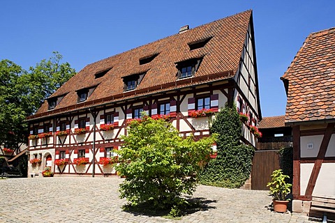 Nuremberg Castle or Kaiserburg, fore-court, half-timbered houses, fortress administration, Nuremberg, Middle Franconia, Bavaria, Germany, Europe