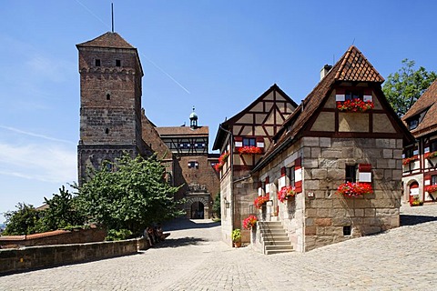 Nuremberg Castle or Kaiserburg, half-timbered houses, Heidenturm, Nuremberg, Middle Franconia, Bavaria, Germany, Europe