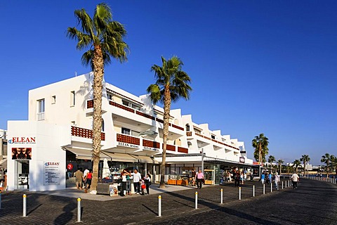 Shore promenade with people, shops, restaurants and palm trees, Kato, Paphos, Pafos, Cyprus, Europe