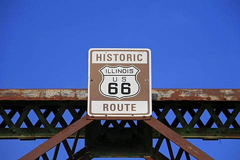 Old Chain of Rocks Bridge over the Mississippi River between Missouri and Illinois, historic Route 66 in Missouri, USA