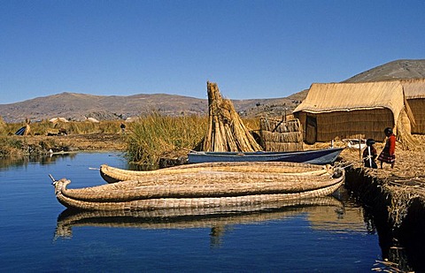 Reed islands of the Uru Uru Indians, Lake Titicaca, Peru, South America