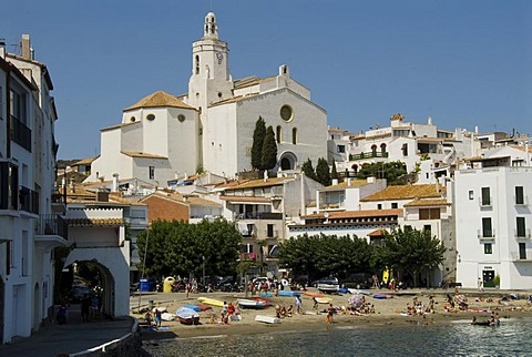 Landmark church, Iglesia Santa Maria, above a bayside beach in the seaside town of Cadaques, northern Costa Brava, Gerona, Spain, Europe