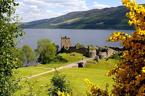 Urquhart Castle, famous castle ruins on Loch Ness, Scotland, Great Britain, Europe