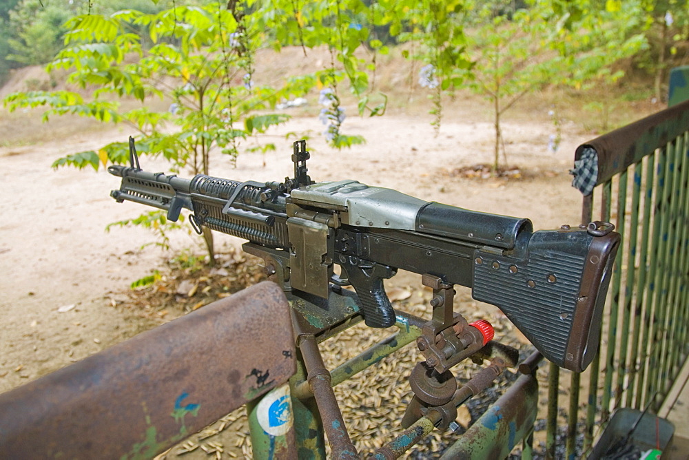 M60, U.S.-manufactured machine gun