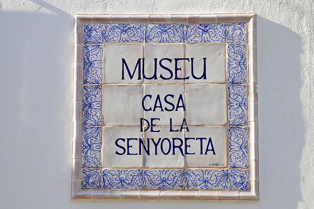 Sign, Spanish tiles, Casa de la Senyoreta Museum, townhouse in Calpe, Alicante, Costa Blanca, Spain