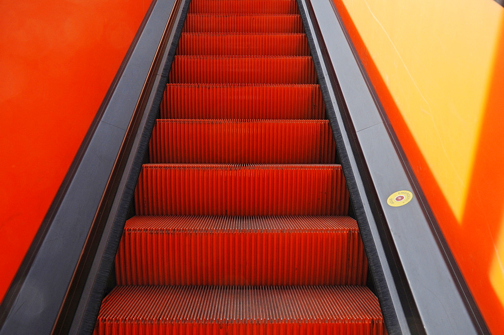 Escalator, Zeche Zollverein, Zollverein Coal Mine Industrial Complex, Essen, North Rhine-Westphalia, Germany, Europe