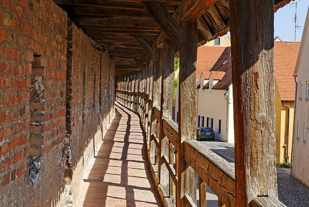 Noerdlingen Noerdlingen Swabia Bavaria Germany town wall battlement parapet