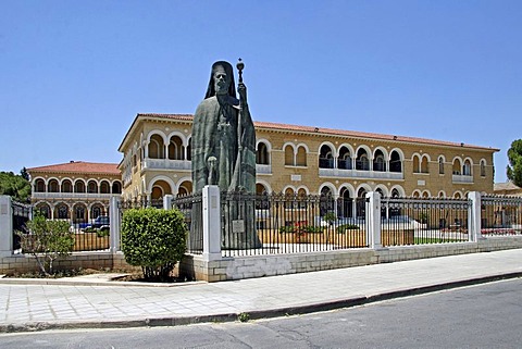 Archbishop's Palace, statue archbishop Makarios, Nicosia, Cyprus