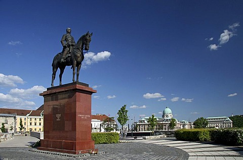 Equestrian statue of Goergey Artur, Hungarian General, 1848, in front of Buda Castle, Castle region, Budapest, Hungary, Europe