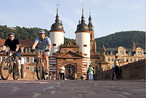 14.07.2005, Heidelberg, DEU, Alten bridge with cyclist