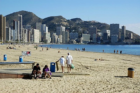 Vacationist at the beach, Playa de Levante, Benidorm, Costa Blanca, Spain