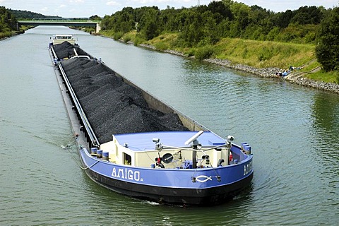 Cargo ship on the Dortmund Ems channel, freighter, channel ship, channel, inland navigation, inland navigation, NRW, Nordrhein Westphalia, Ruhr district, Germany