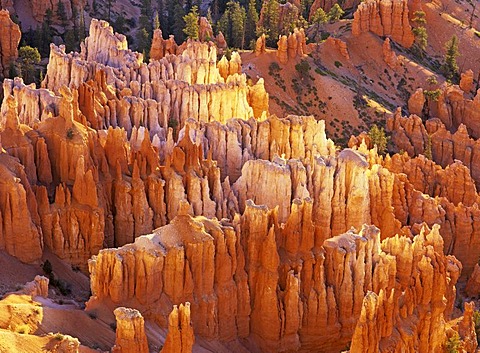 Sunrise at Inspiration point , Bryce Canyon, Utah, USA