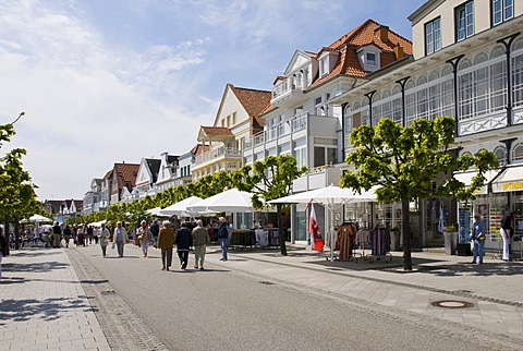 Promenade along the Travemuende harbour, Schleswig-Holstein, Germany, Europe