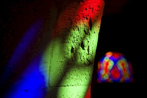 Stained glass window, flower ornaments, ray of light on the internal wall, historic centre of SanÃ«aÃ­, Unesco World Heritage Site, Yemen, Middle East