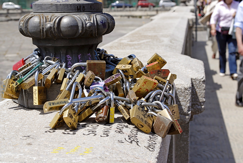 Good luck locks, padlocks, Ponte Nuovo (bridge), Syracuse, Sicily, Italy